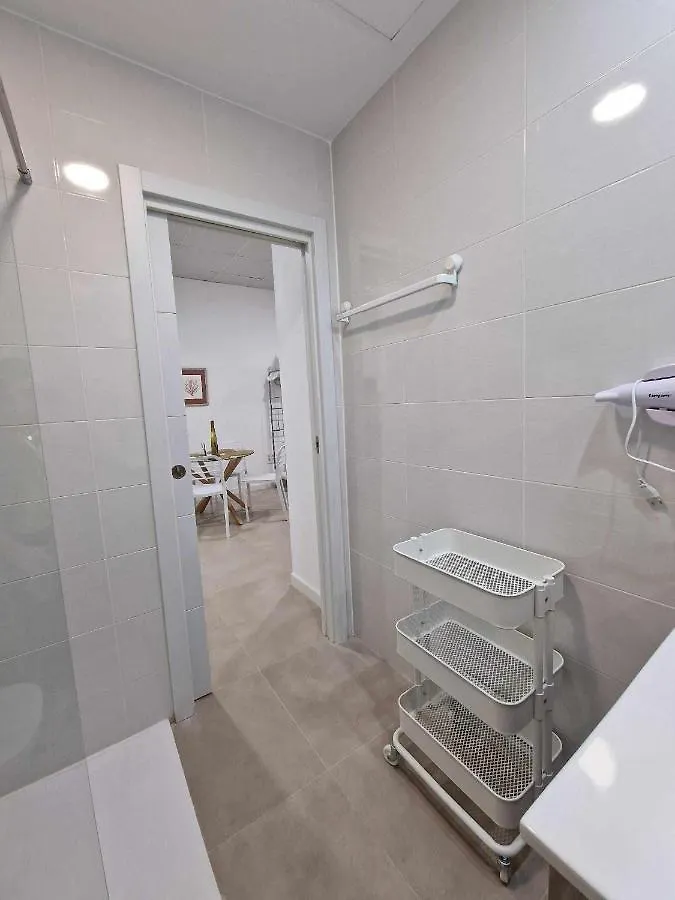 Moderno Apartamento 4 En Calle Marmoles Malaga